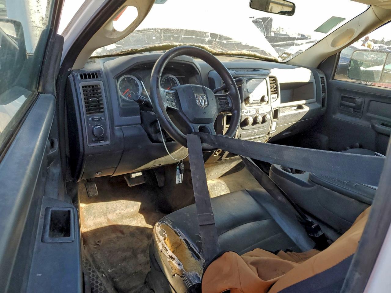2013 RAM 1500 ST photo 22