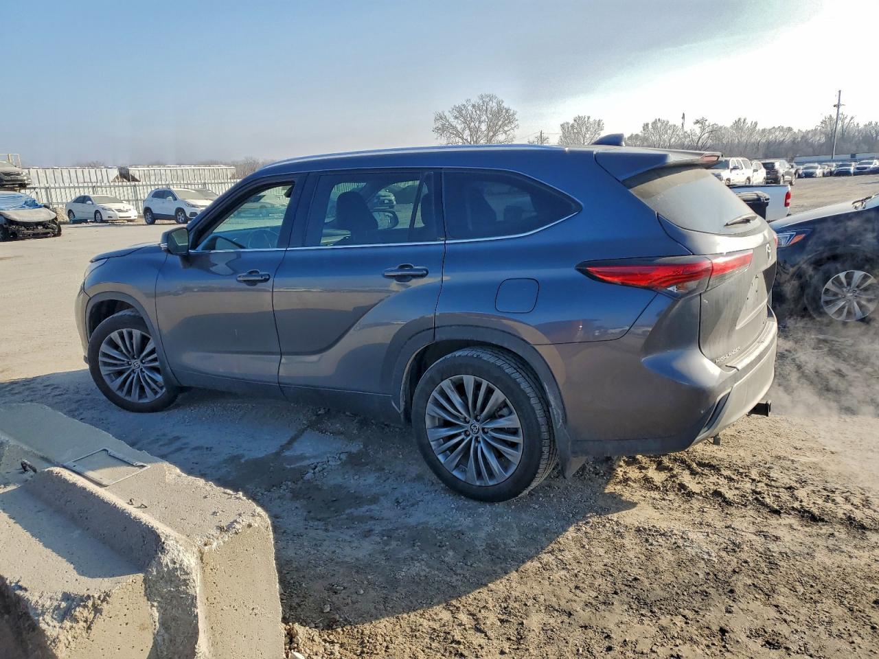 2021 TOYOTA HIGHLANDER PLATINUM photo 3