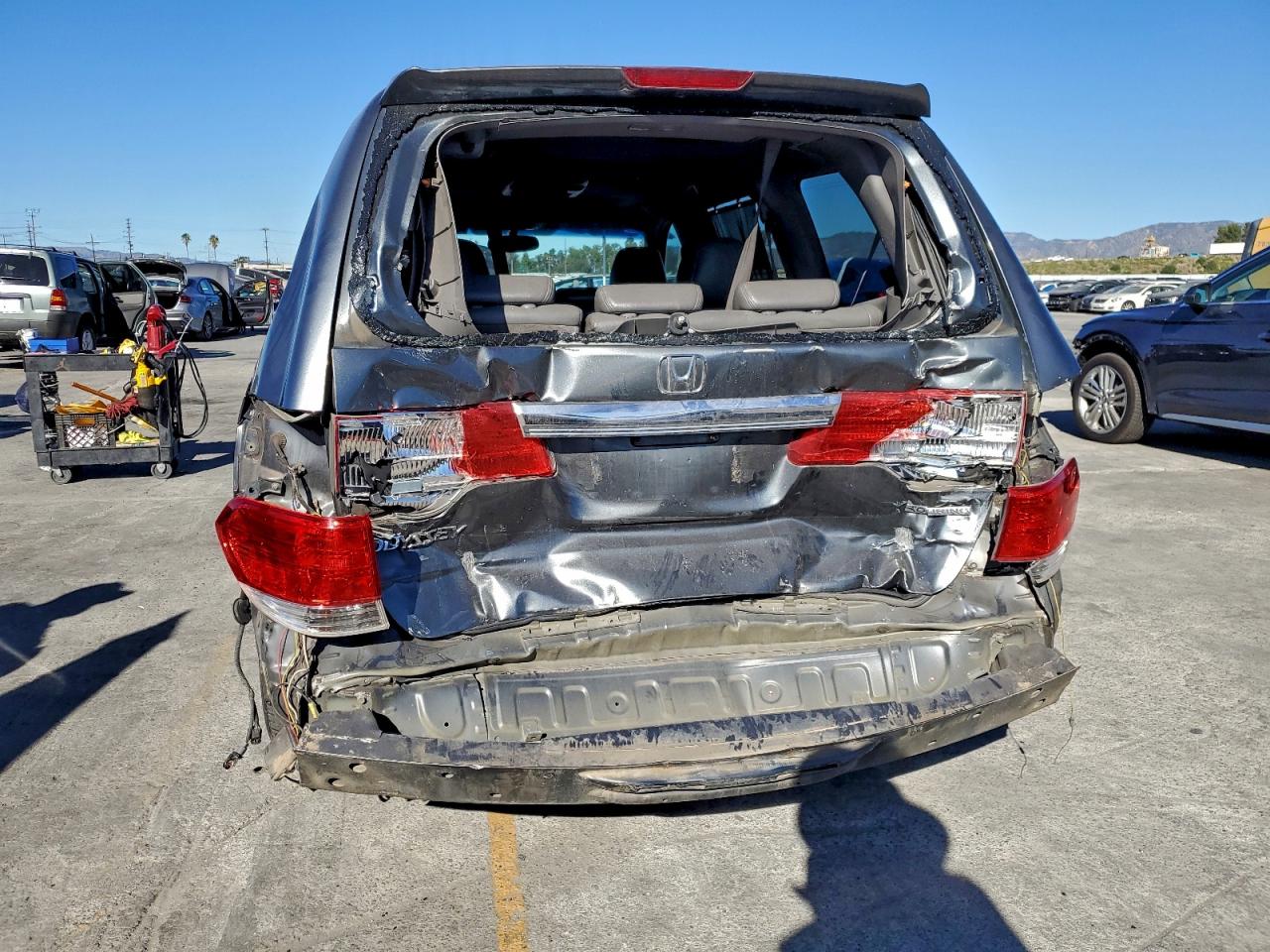 2010 HONDA ODYSSEY TOURING photo 11