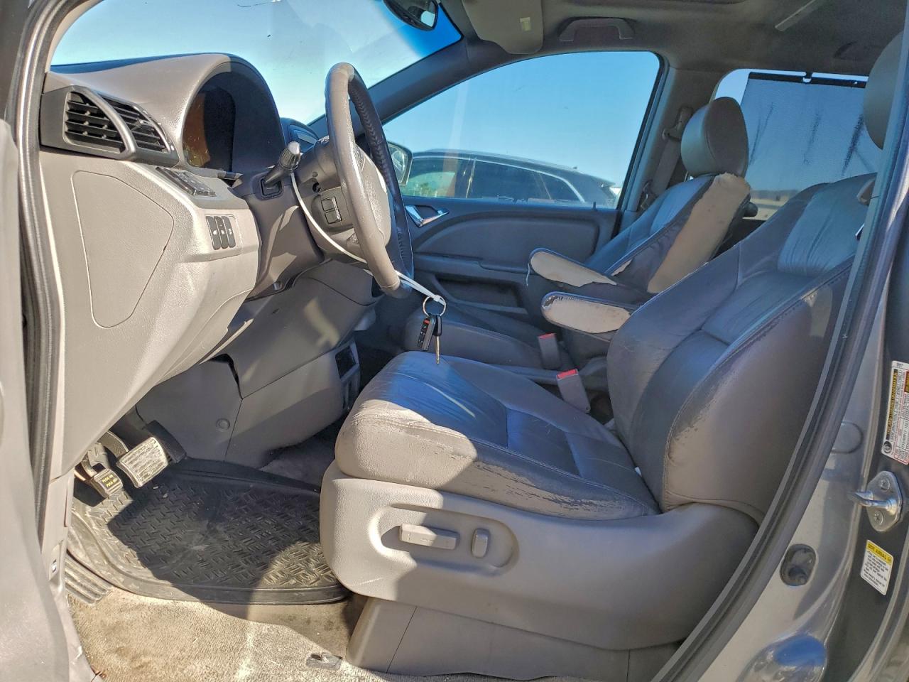2010 HONDA ODYSSEY TOURING photo 13