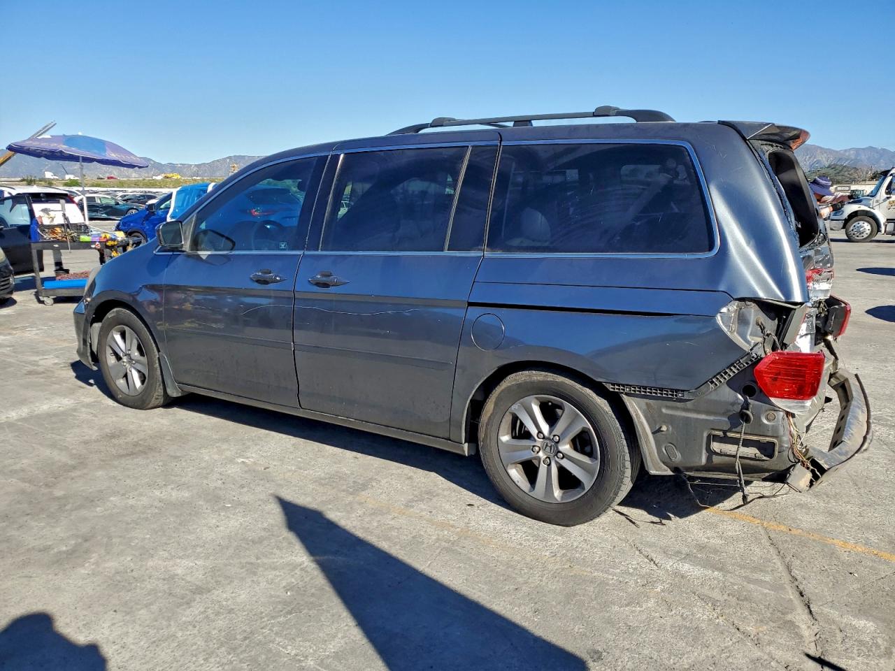 2010 HONDA ODYSSEY TOURING photo 3