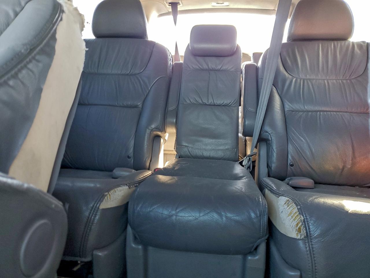 2010 HONDA ODYSSEY TOURING photo 19