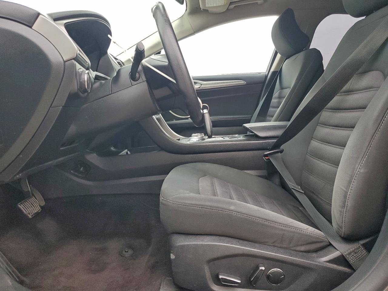 2017 FORD FUSION SE photo 7