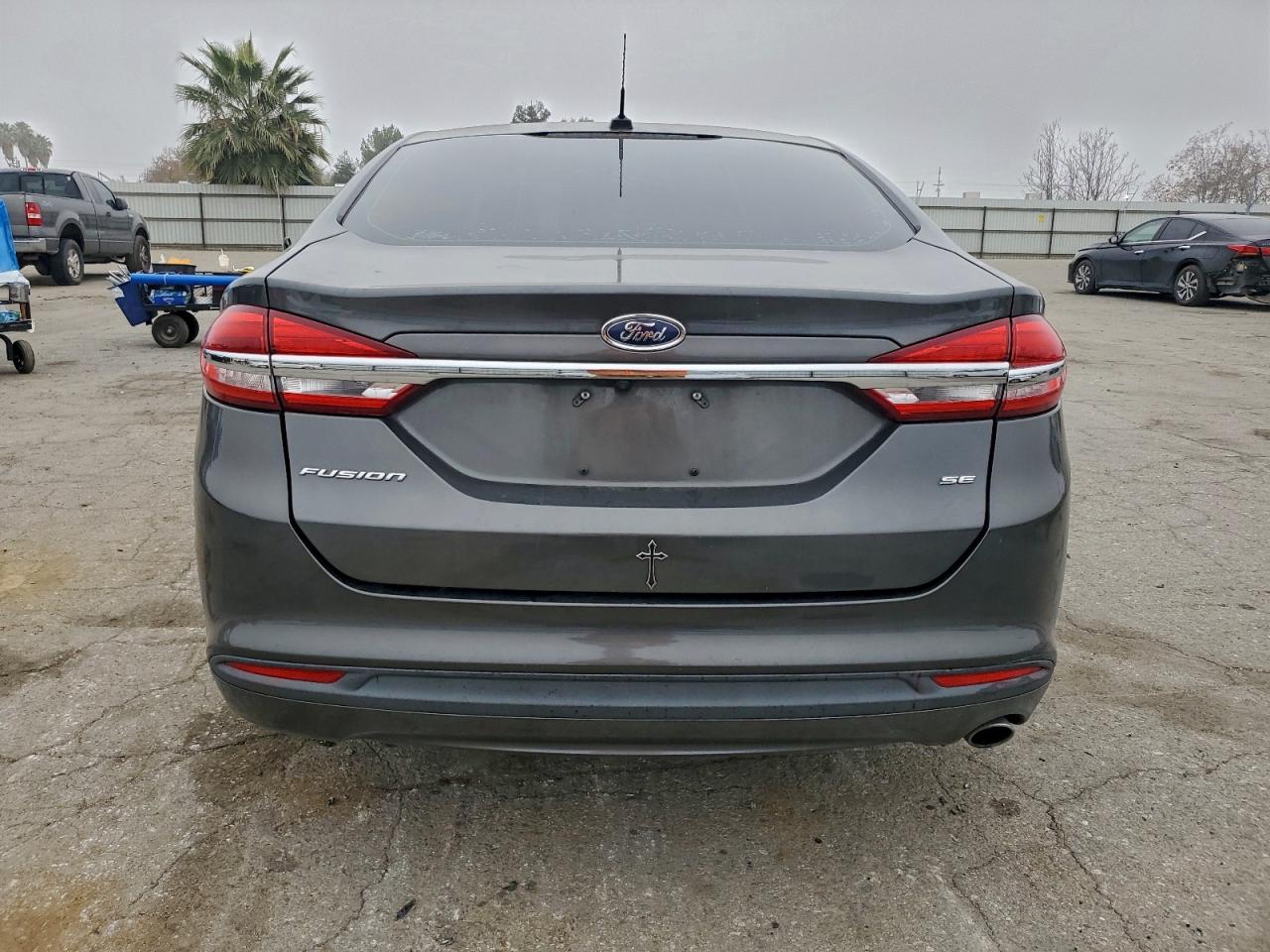 2017 FORD FUSION SE photo 6