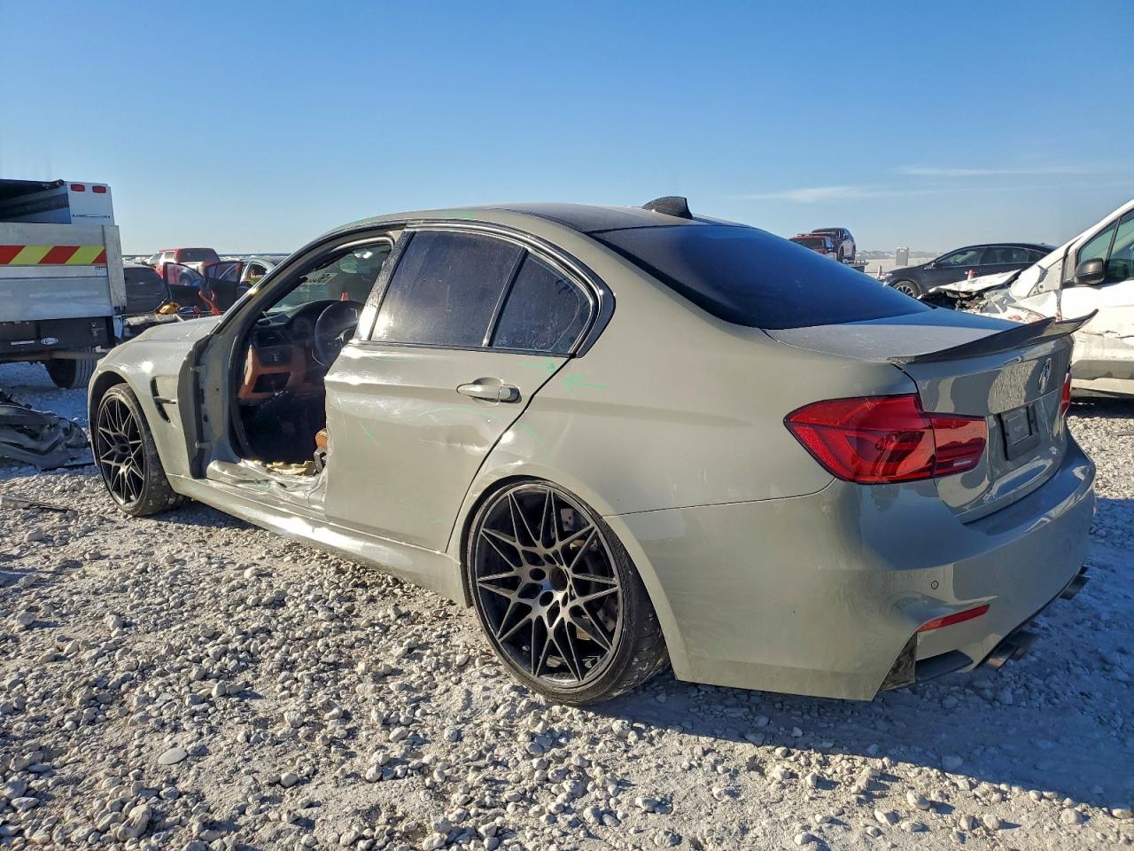 2017 BMW M3 photo 2
