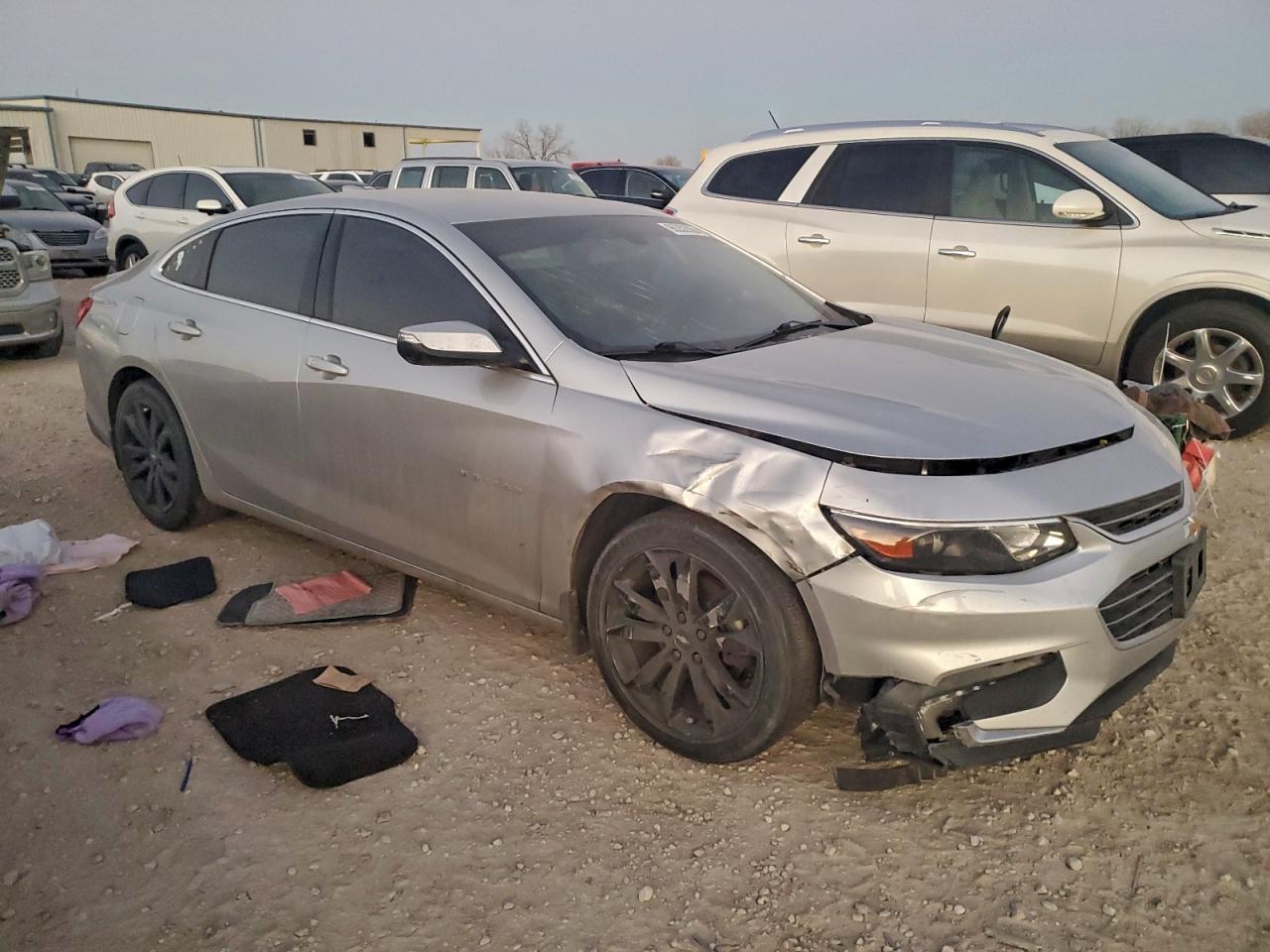 2017 CHEVROLET MALIBU LT photo 4