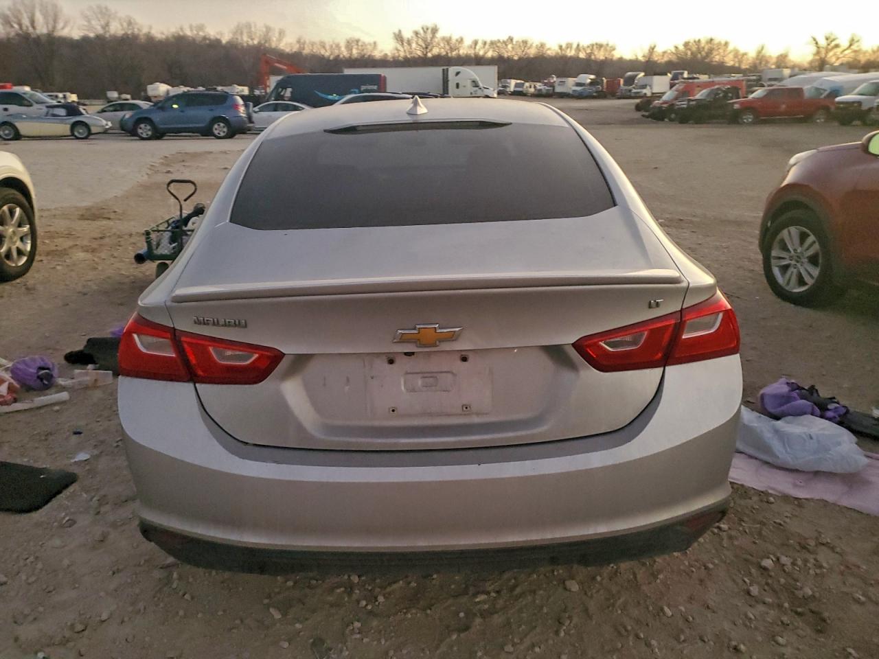 2017 CHEVROLET MALIBU LT photo 6