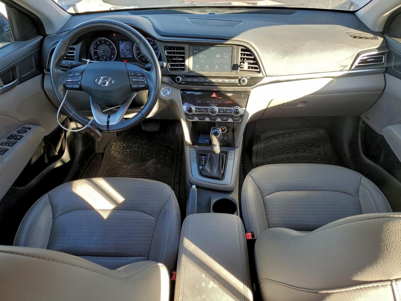 2020 HYUNDAI ELANTRA SEL photo 8