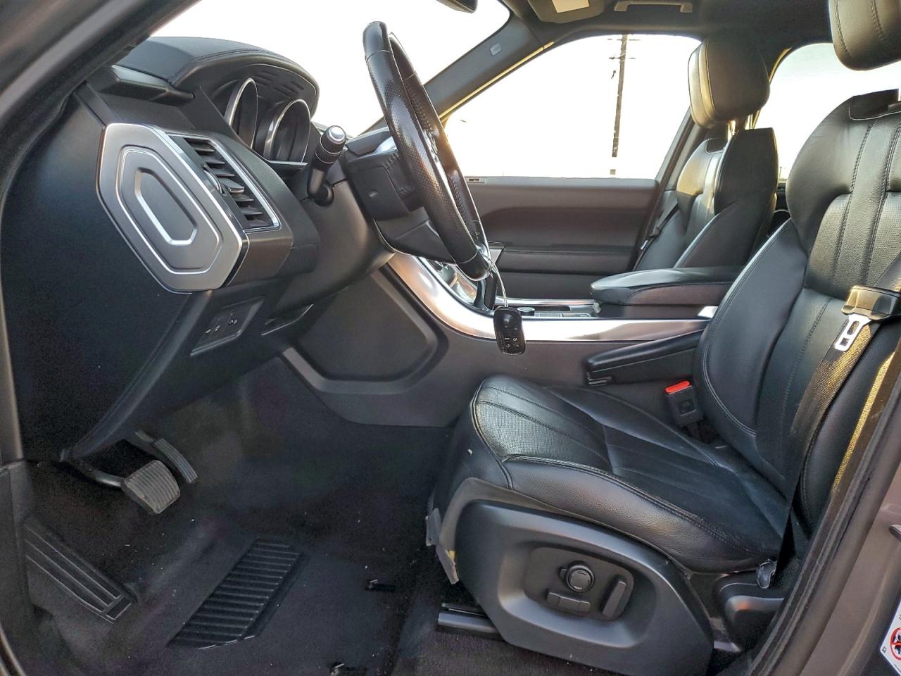 2016 LAND ROVER RANGE ROVER SPORT SE photo 7