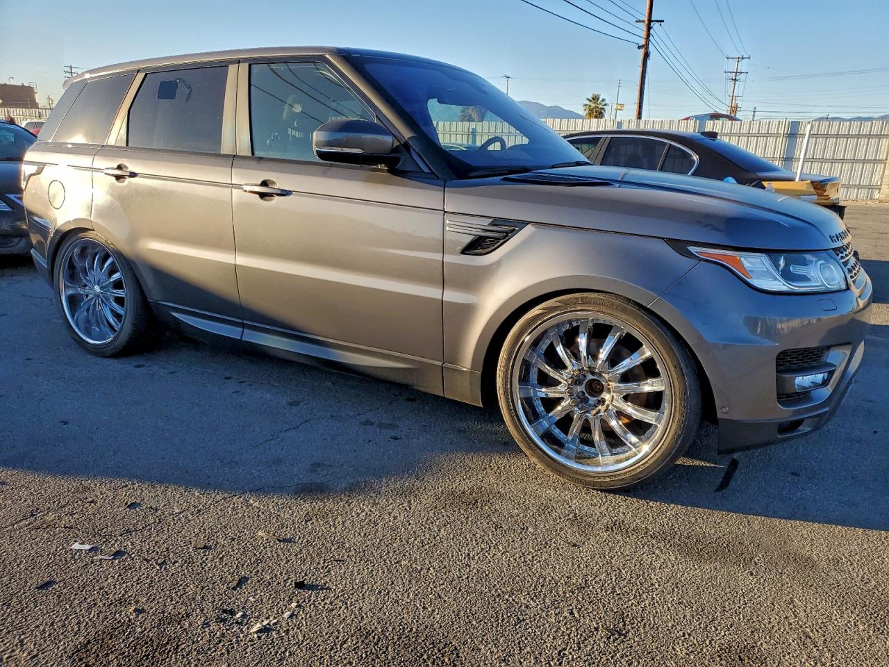2016 LAND ROVER RANGE ROVER SPORT SE photo 4