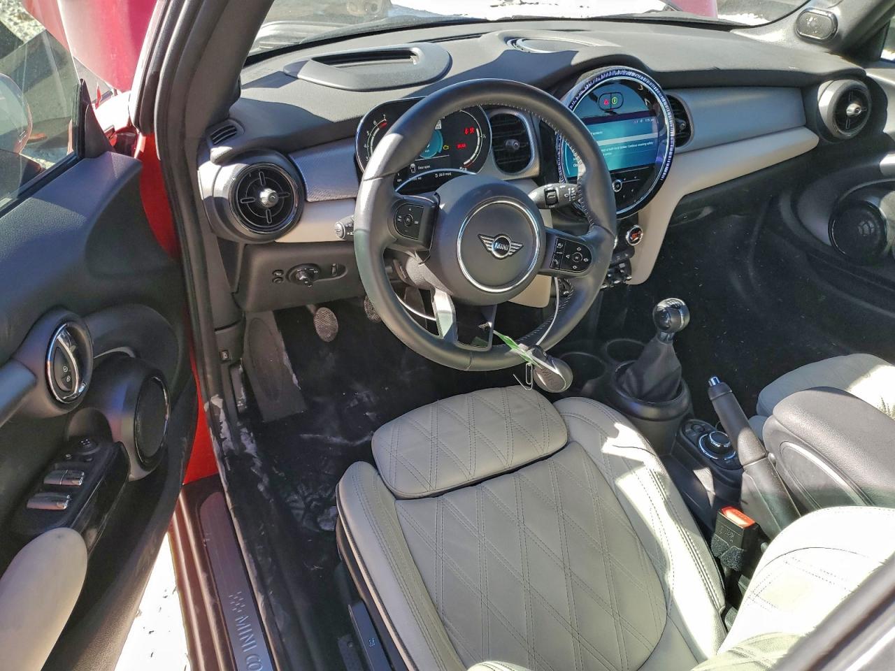 2024 MINI COOPER S photo 8