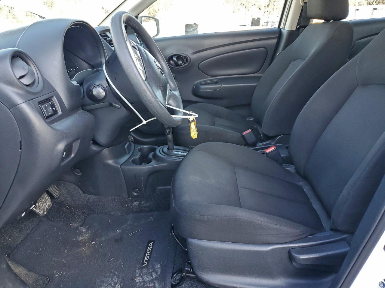 2018 NISSAN VERSA S photo 13