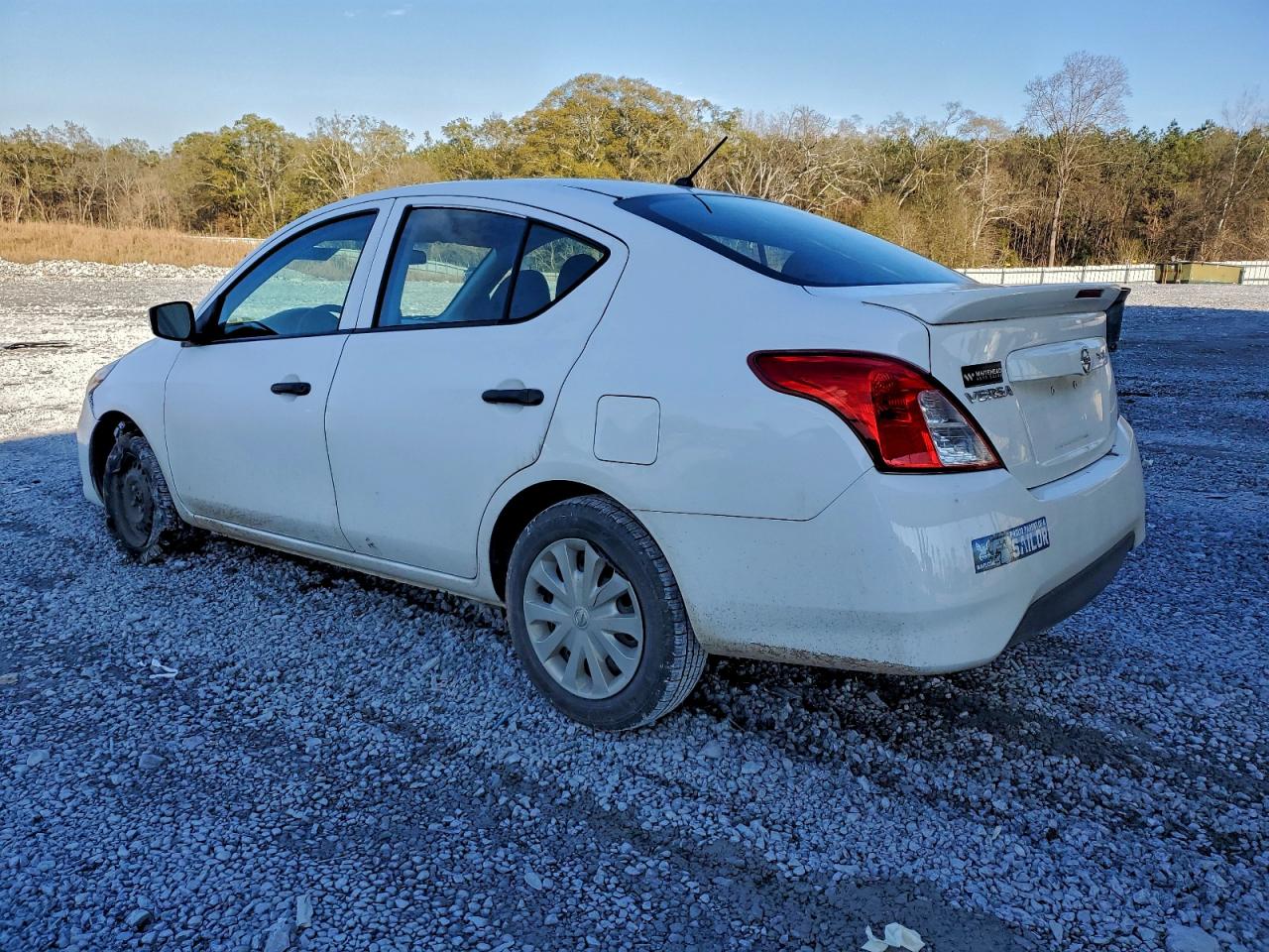 2018 NISSAN VERSA S photo 3