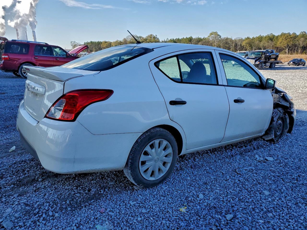 2018 NISSAN VERSA S photo 5