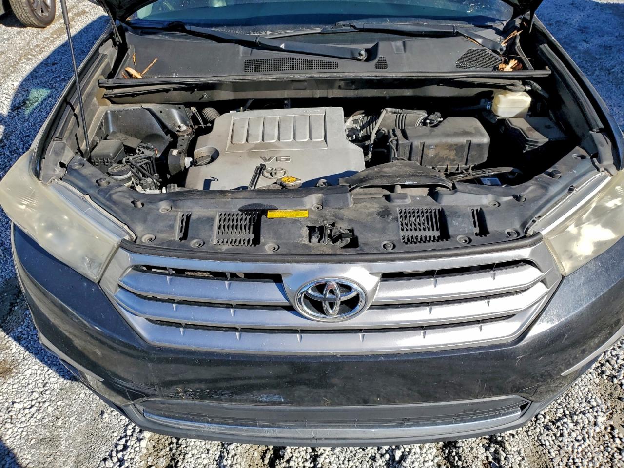 2013 TOYOTA HIGHLANDER BASE photo 12
