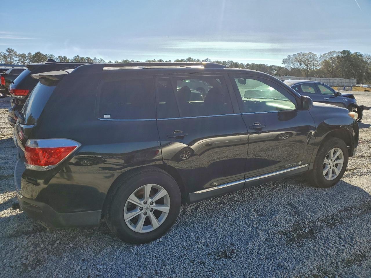 2013 TOYOTA HIGHLANDER BASE photo 3