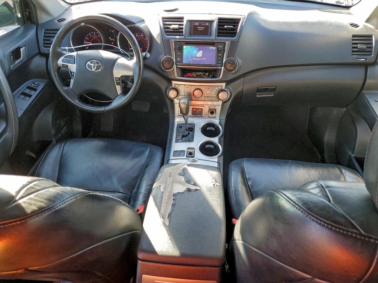 2013 TOYOTA HIGHLANDER BASE photo 8
