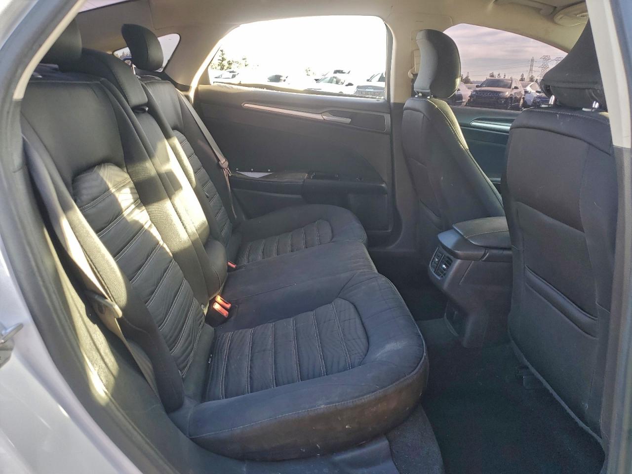 2016 FORD FUSION SE photo 10