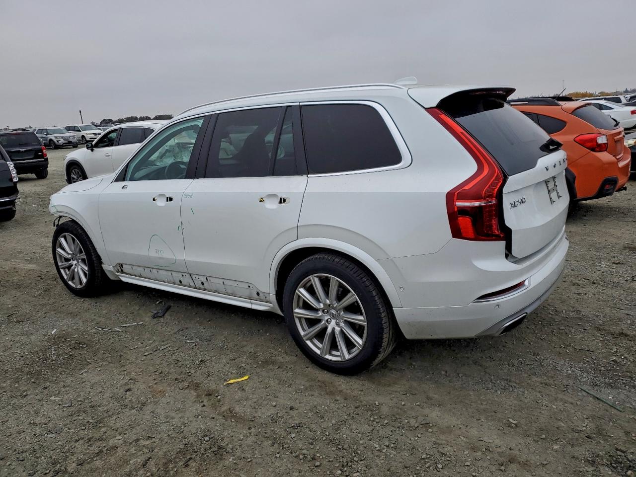 2016 VOLVO XC90 T6 photo 2