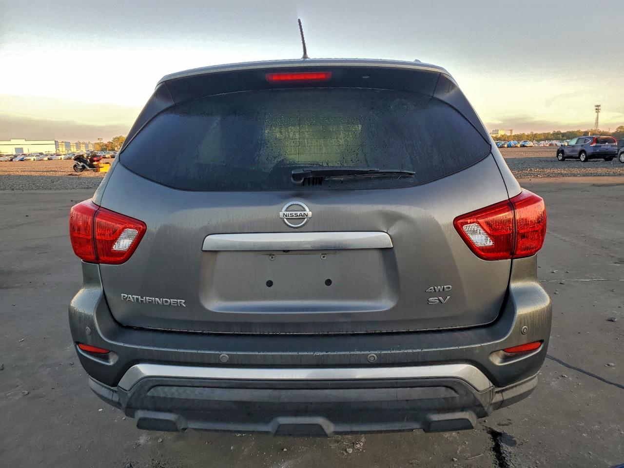 2017 NISSAN PATHFINDER S photo 6