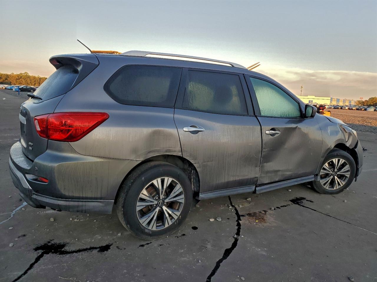 2017 NISSAN PATHFINDER S photo 3