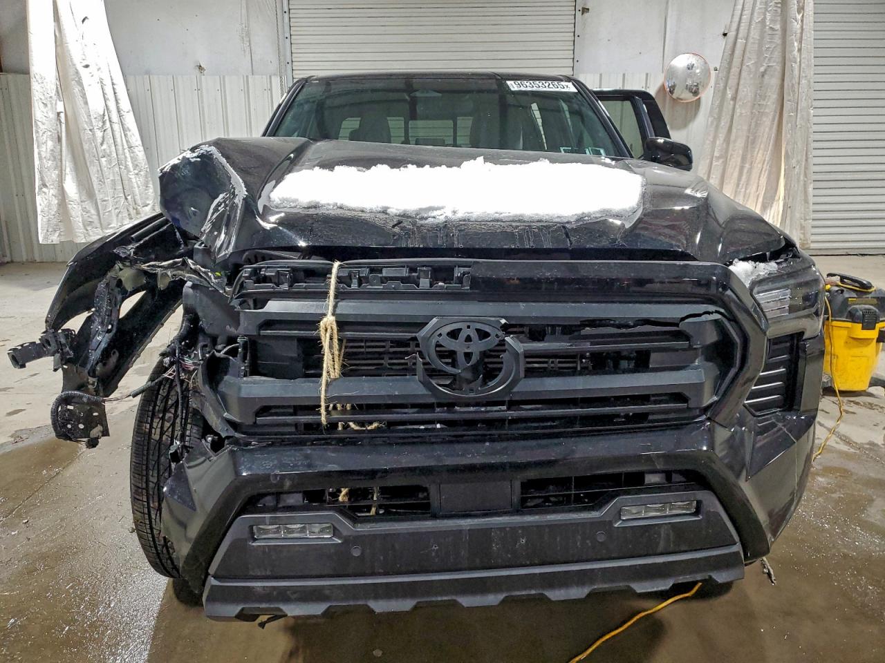 2025 TOYOTA TACOMA DOUBLE CAB photo 5