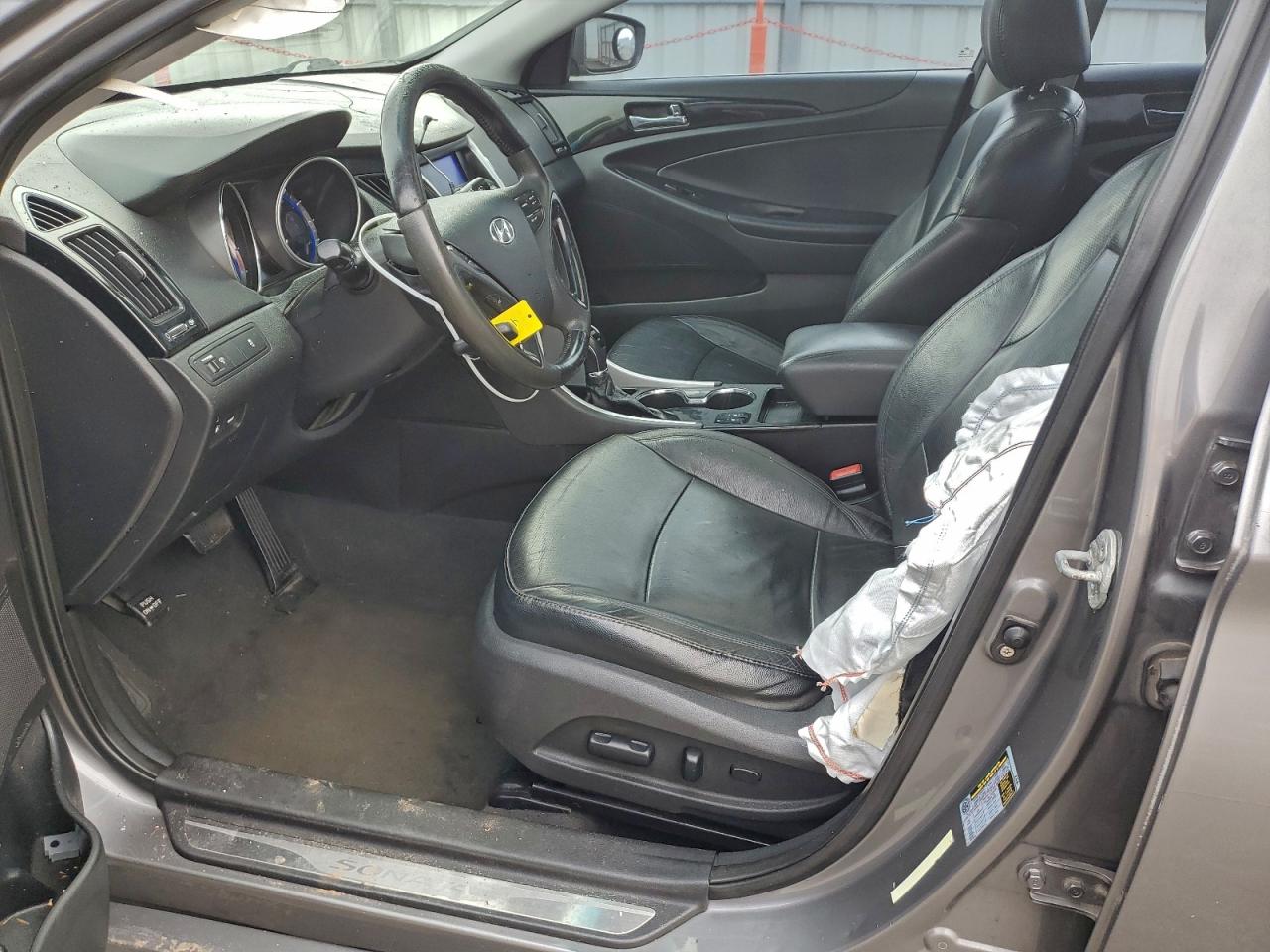 2011 HYUNDAI SONATA SE photo 7