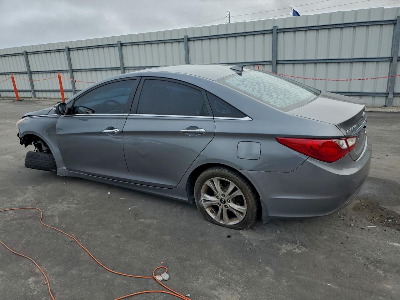 2011 HYUNDAI SONATA SE photo 2