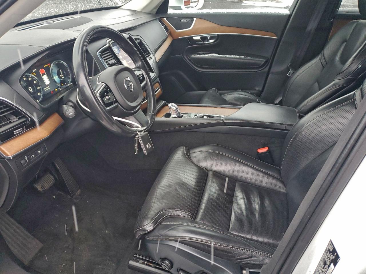 2016 VOLVO XC90 T8 photo 7