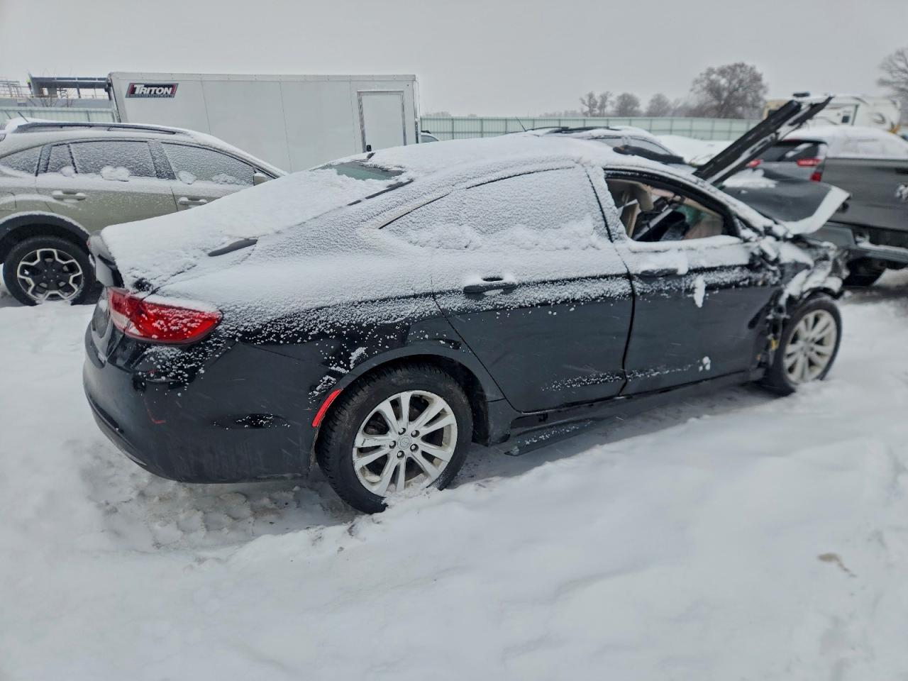 2016 CHRYSLER 200 LIMITED photo 3