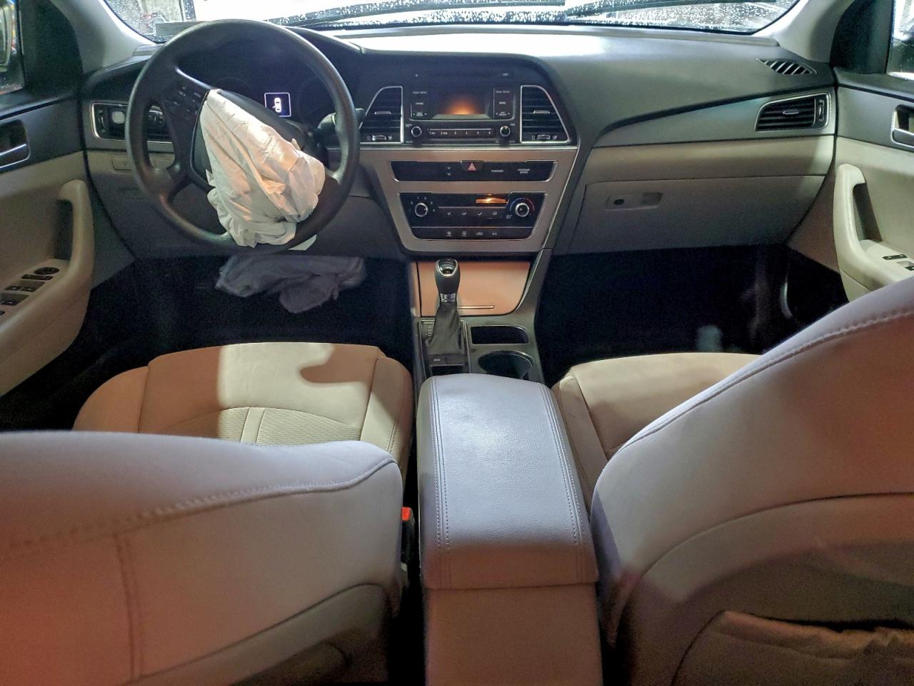 2015 HYUNDAI SONATA SE photo 8