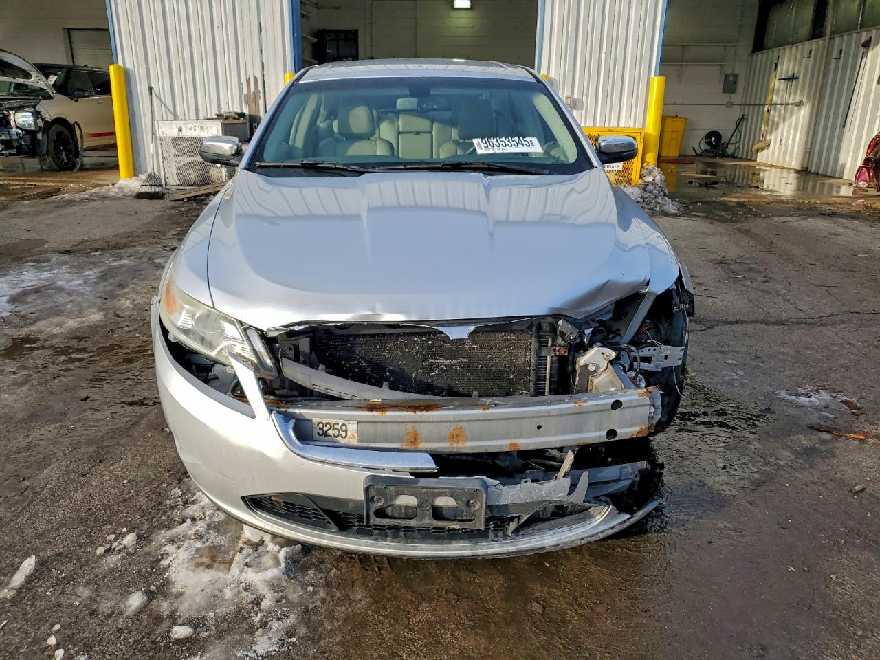 2011 FORD TAURUS LIMITED photo 5