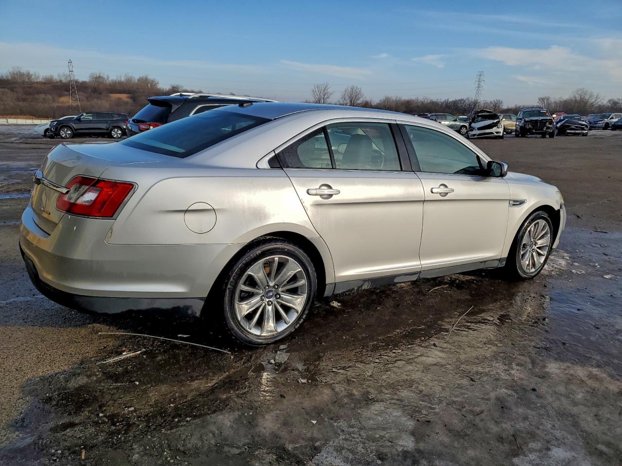 2011 FORD TAURUS LIMITED photo 3
