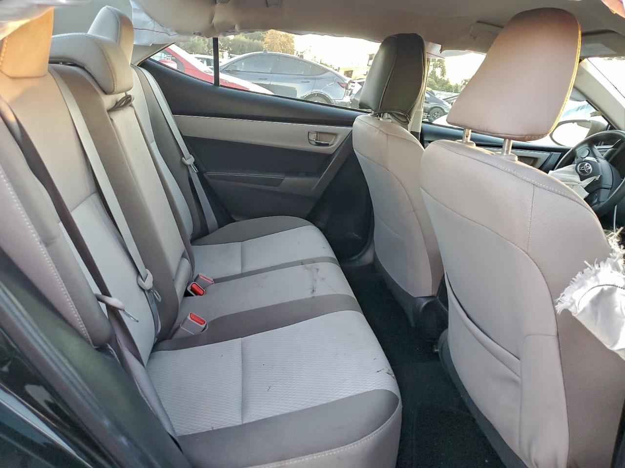 2018 TOYOTA COROLLA L photo 10