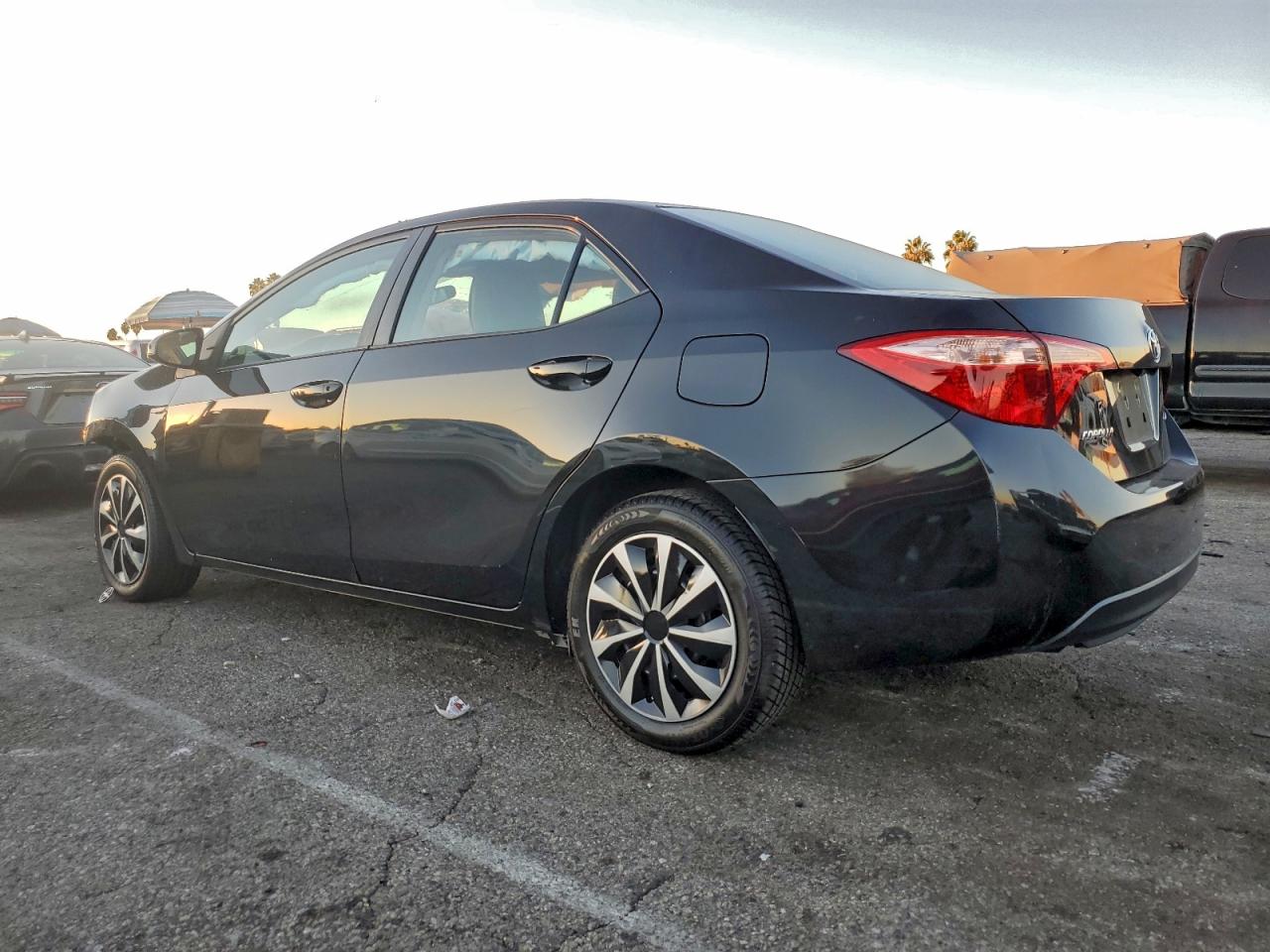 2018 TOYOTA COROLLA L photo 2