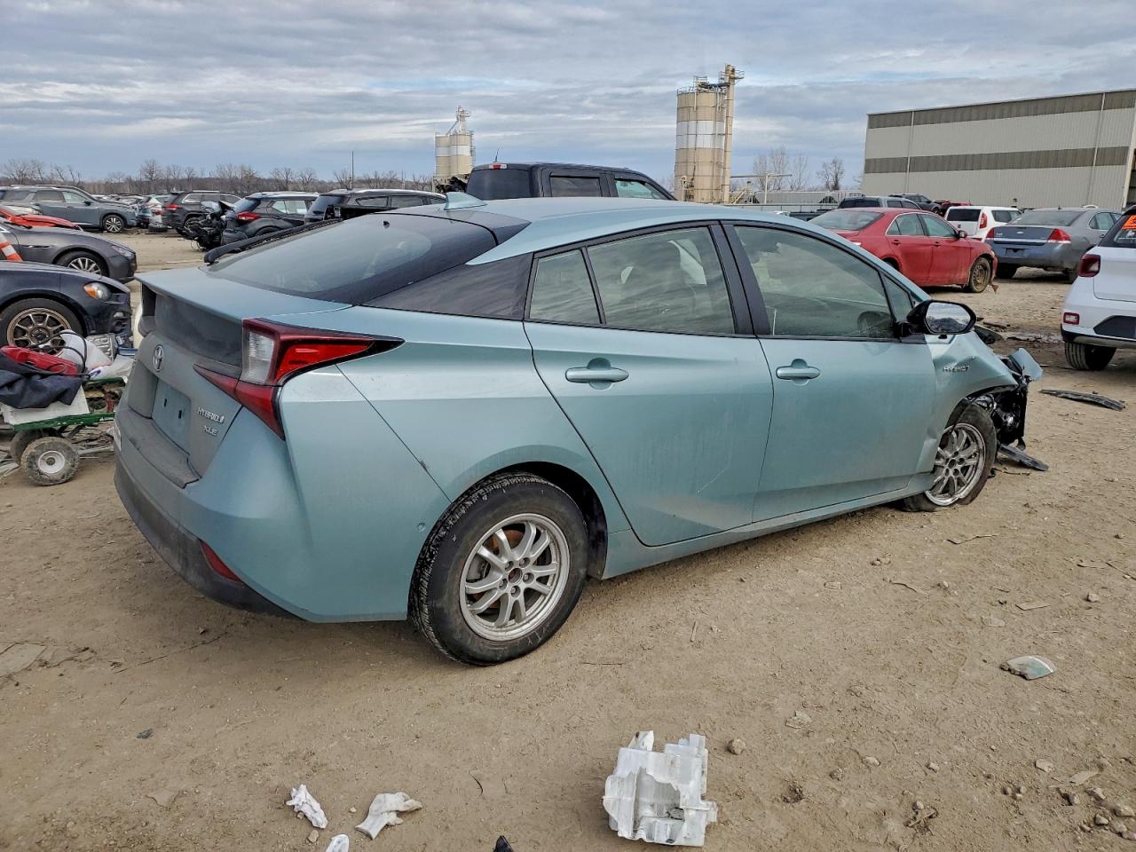 2019 TOYOTA PRIUS photo 3