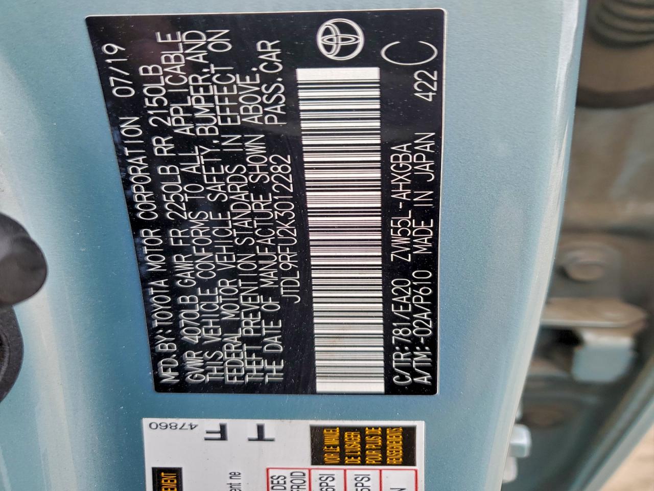 2019 TOYOTA PRIUS photo 13
