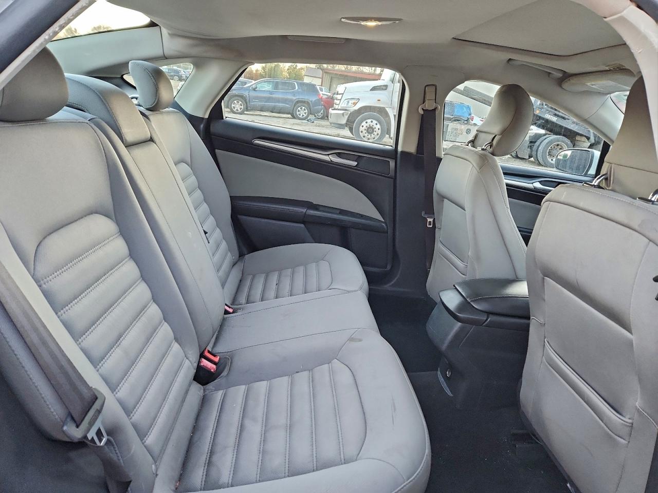 2013 FORD FUSION S photo 19