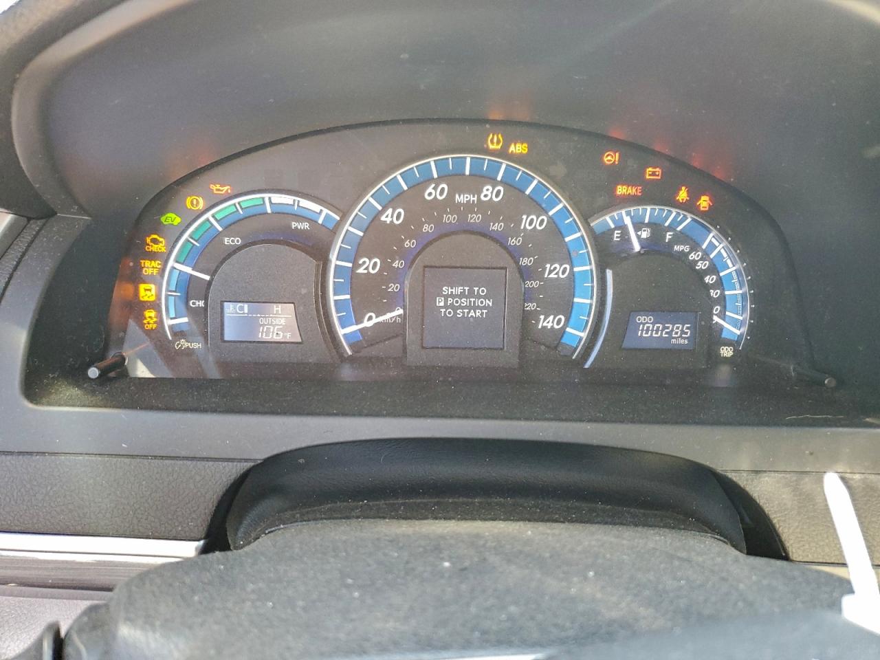 2013 TOYOTA CAMRY HYBRID photo 9