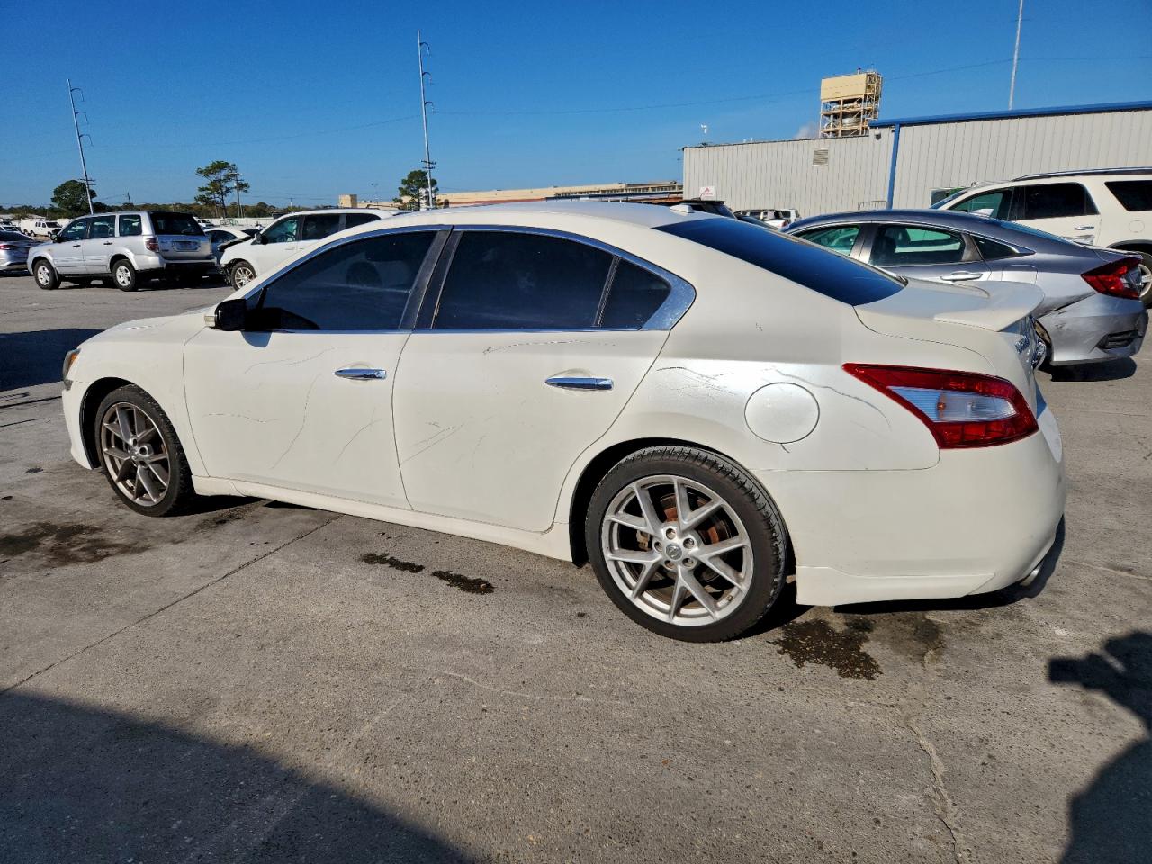 2011 NISSAN MAXIMA S photo 2