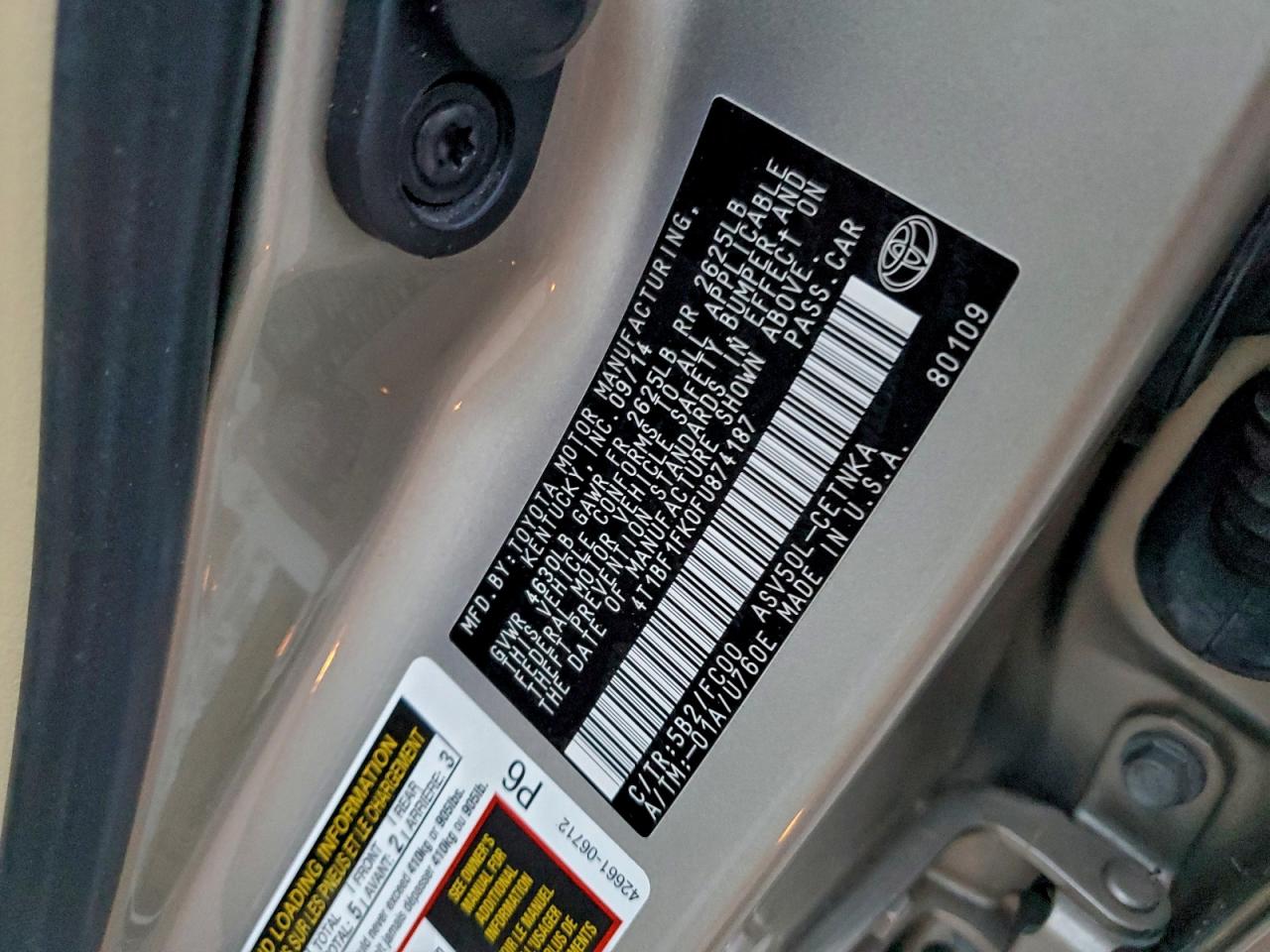 2015 TOYOTA CAMRY LE photo 13