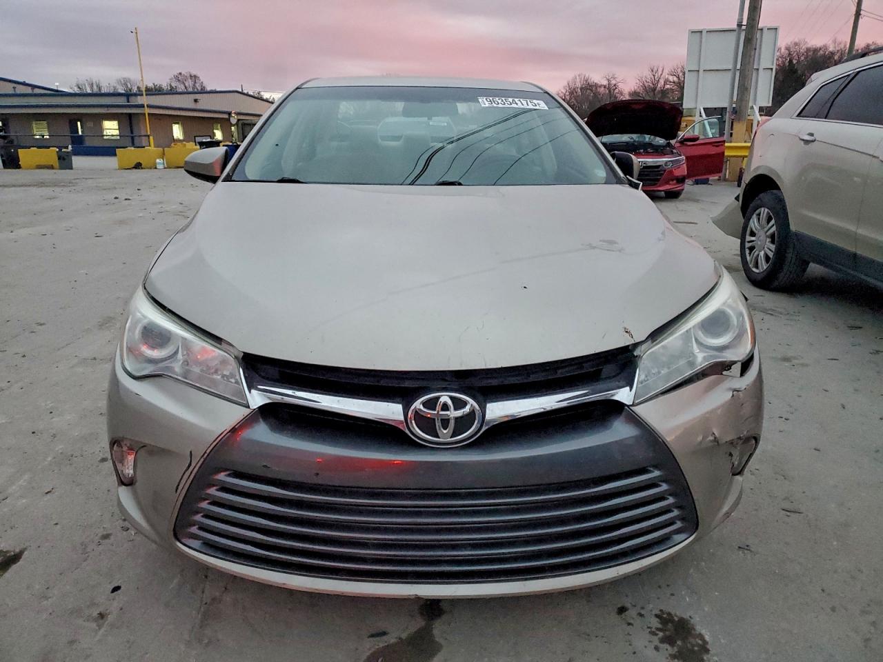 2015 TOYOTA CAMRY LE photo 5