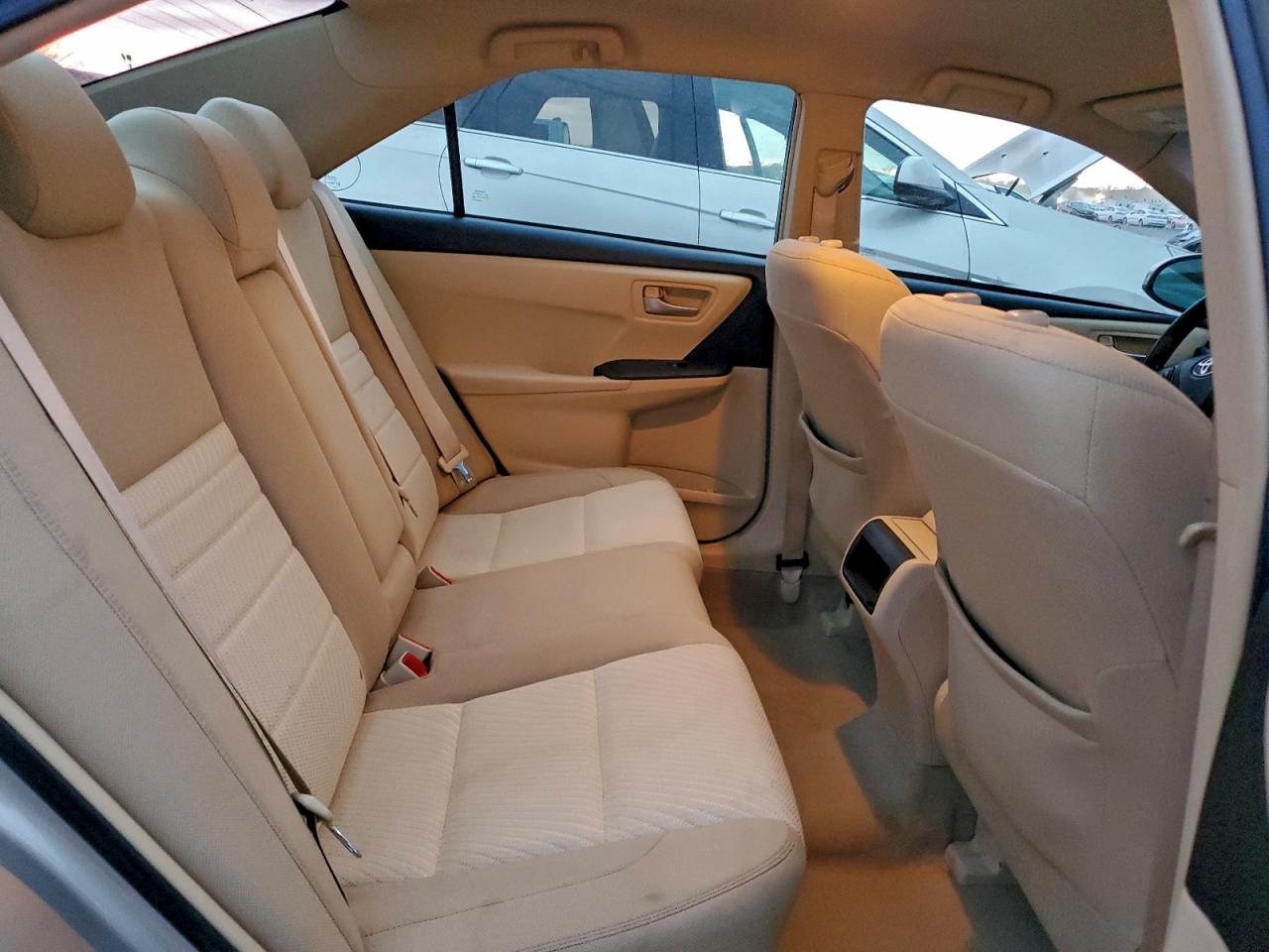 2015 TOYOTA CAMRY LE photo 10