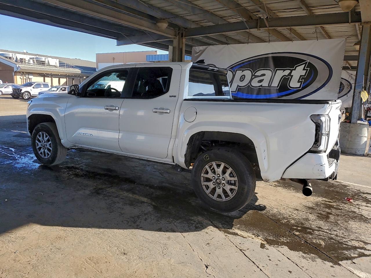 2025 TOYOTA TACOMA DOUBLE CAB photo 2