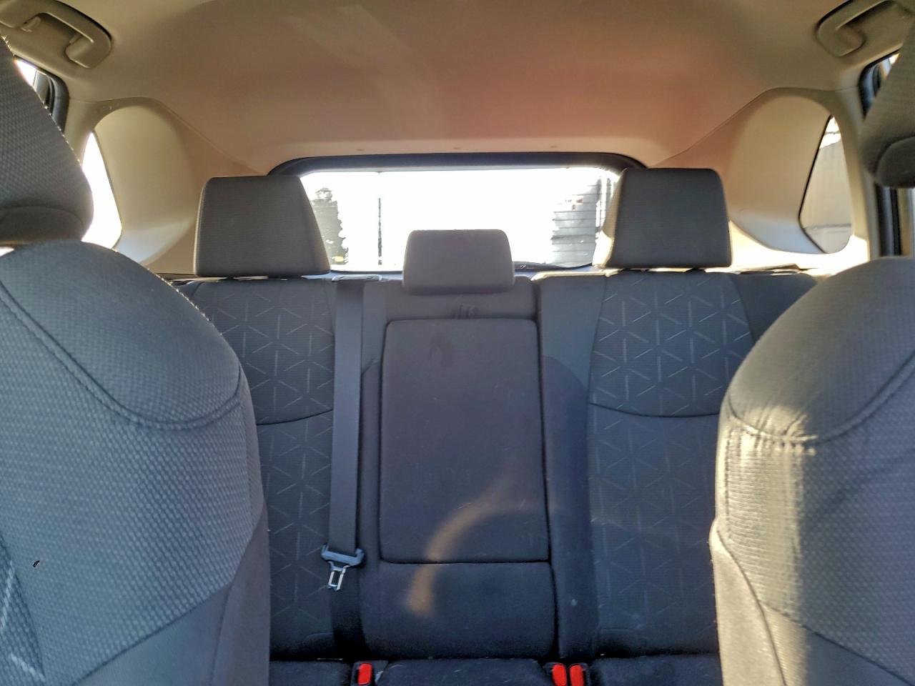 2022 TOYOTA RAV4 XLE photo 10