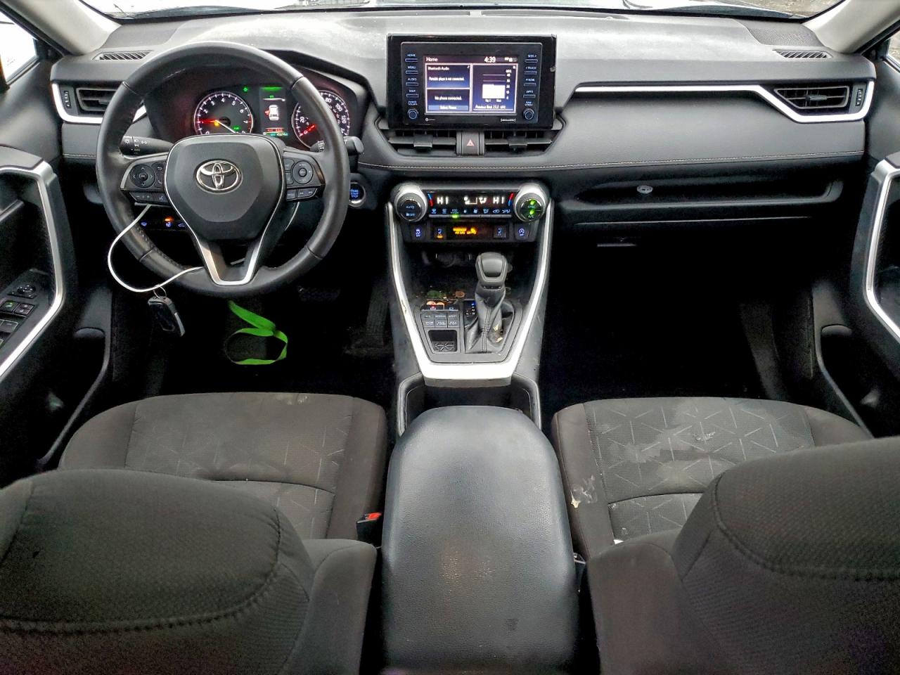 2022 TOYOTA RAV4 XLE photo 8