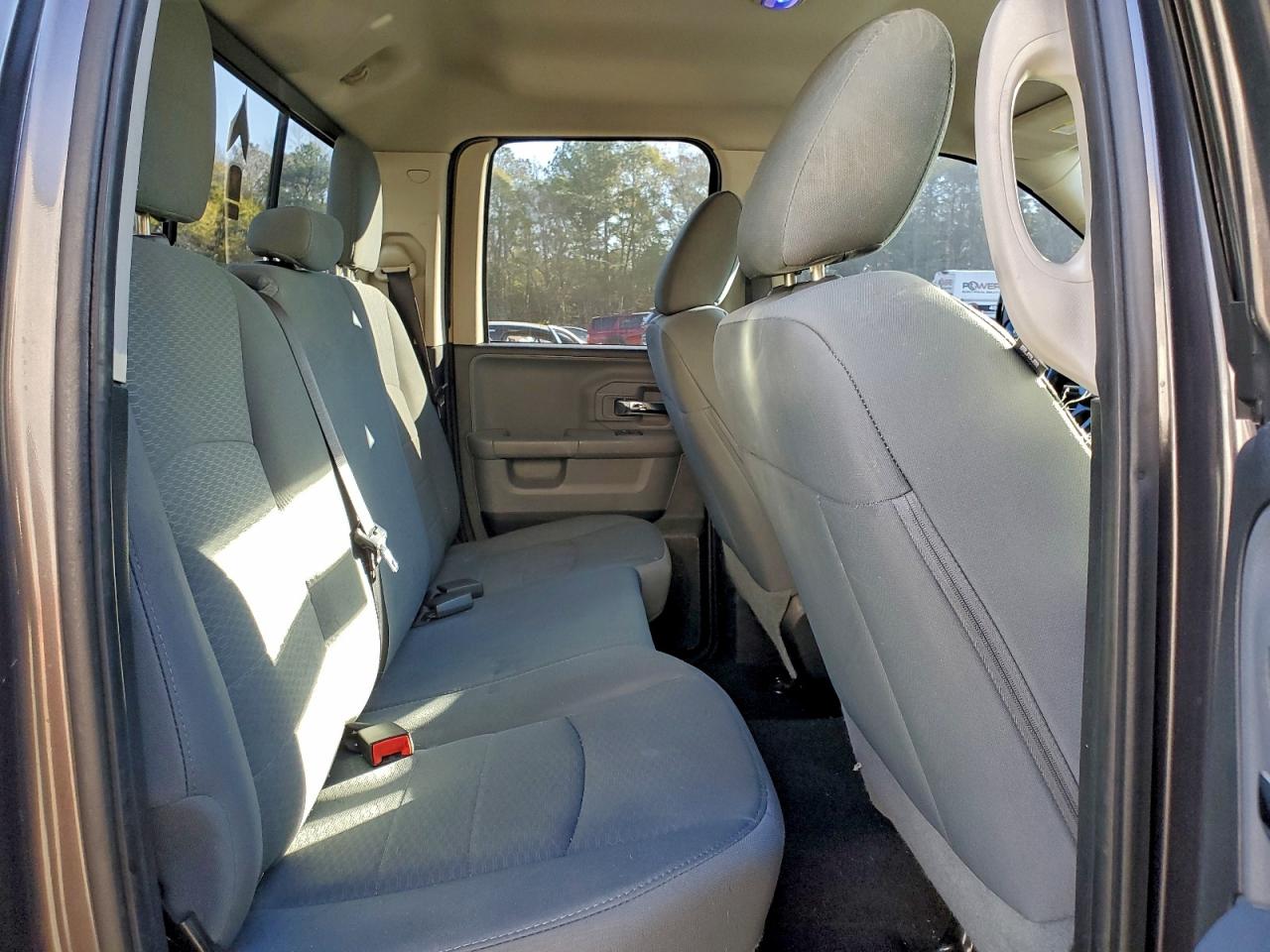 2016 RAM 1500 SLT photo 10