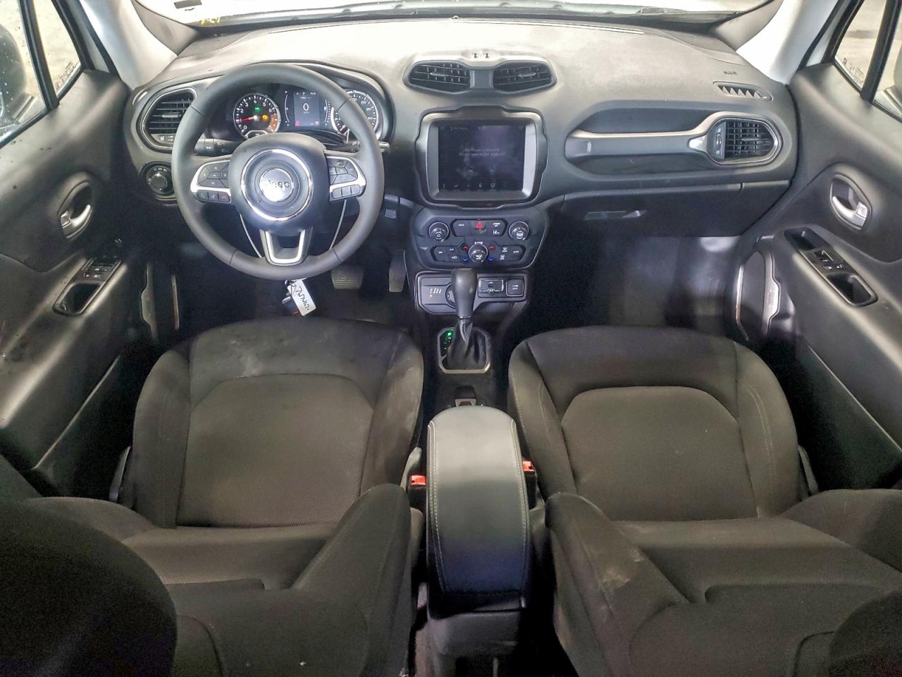 2023 JEEP RENEGADE LATITUDE photo 8