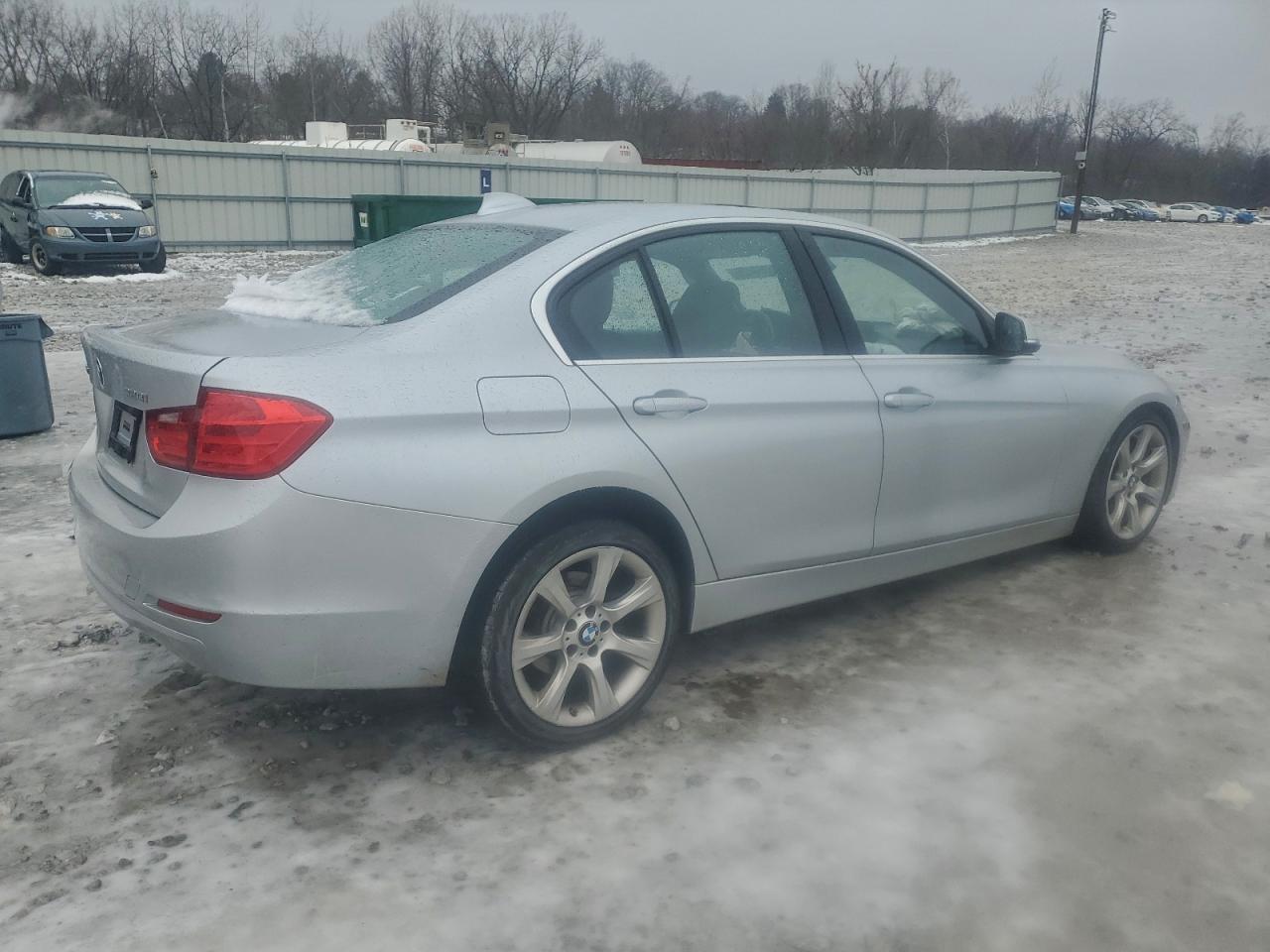 2015 BMW 320 I XDRIVE photo 3