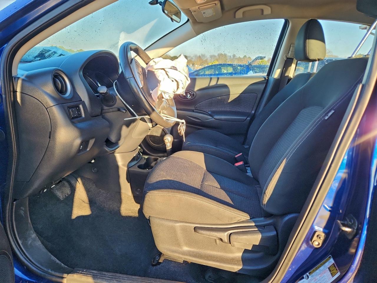2018 NISSAN VERSA SV photo 7